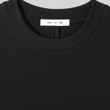 VOLUME TEE in piano black