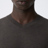 LIGHT V-NECK SWEATER in taupe brown