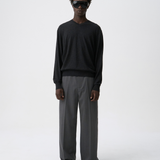 LIGHT V-NECK SWEATER in charcoal